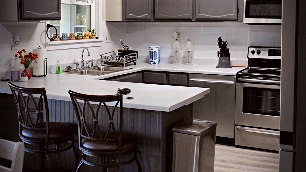 Powell House | Soothing 3-bedroom house with AC in Wheaton