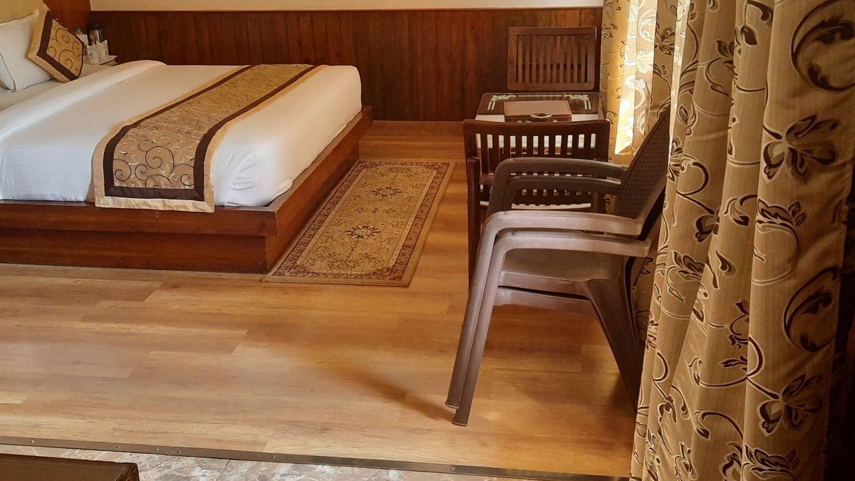 Sidhpur Hotel | Soothing hotel with AC in Dharamshala - 18 bedrooms available