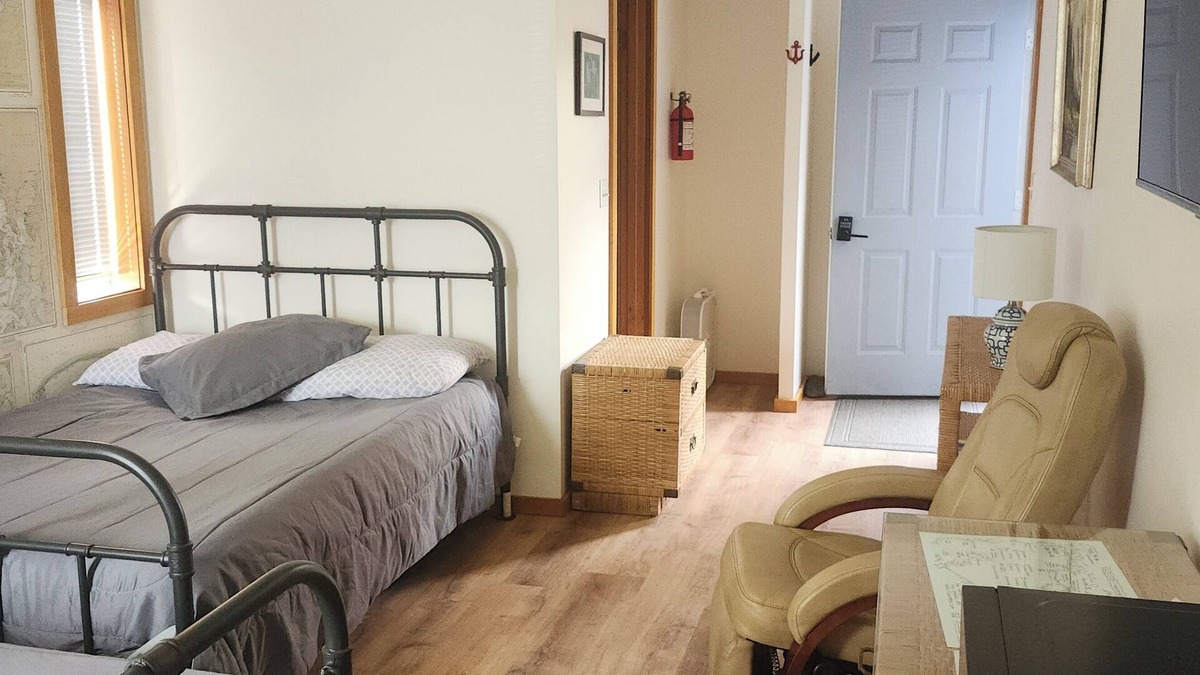 Clallam County Hotel | Soothing hotel with WiFi in charming Sekiu