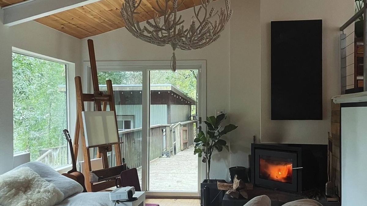 Forestland Cabin | Soothing modern Oakland Hills treehouse with deck