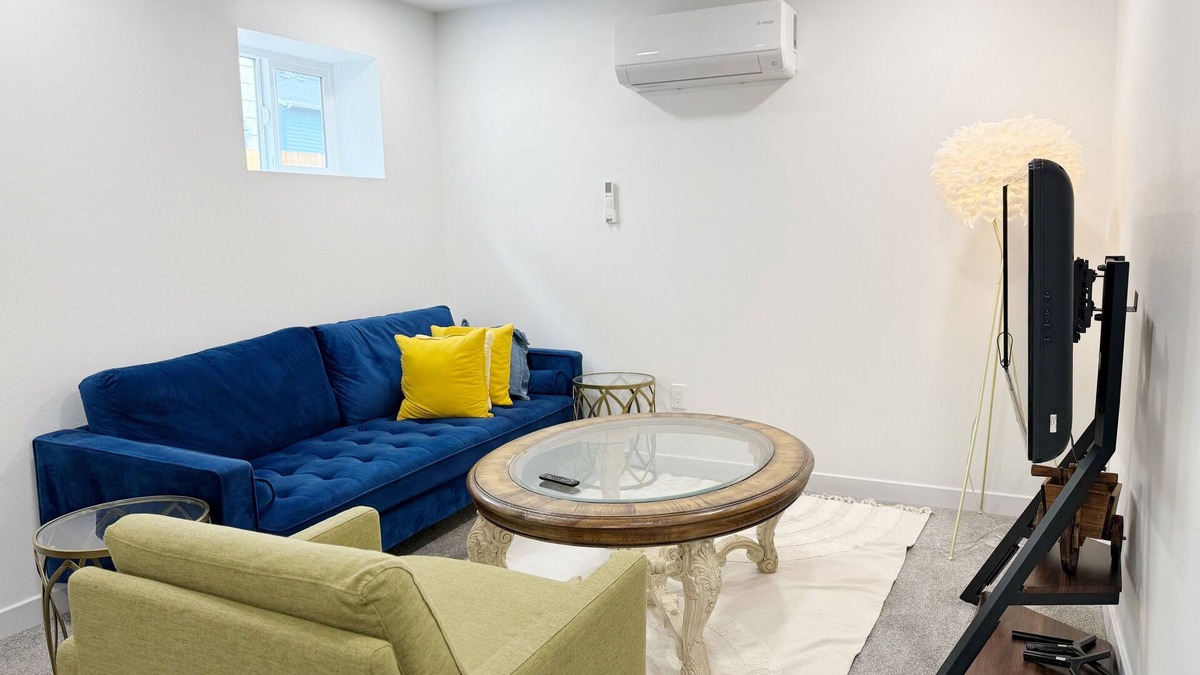 Mount Baker Condo | Soothing Renovated 2-bedroom condo with AC & Laundry in vibrant Seattle Mt Baker