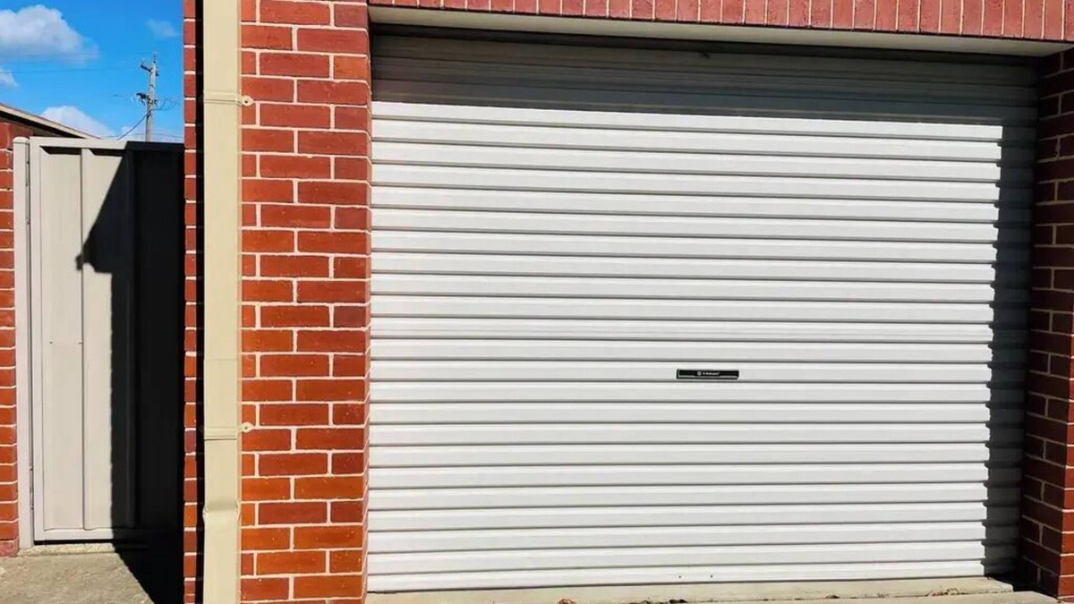 Wagga Wagga Apartment | Sophisticated City Retreat with All the Comforts