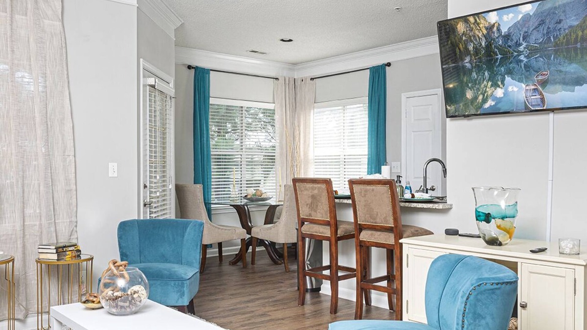 Huntersville Apartment | Sophisticated Comfort/Hotel Inspired 2bd 1ba