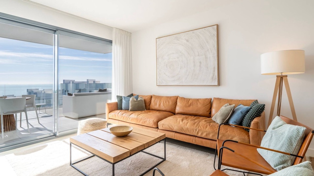 Puerto de la Duquesa Apartment | Sophisticated Two Bed Apartment in Pure South with Sea View