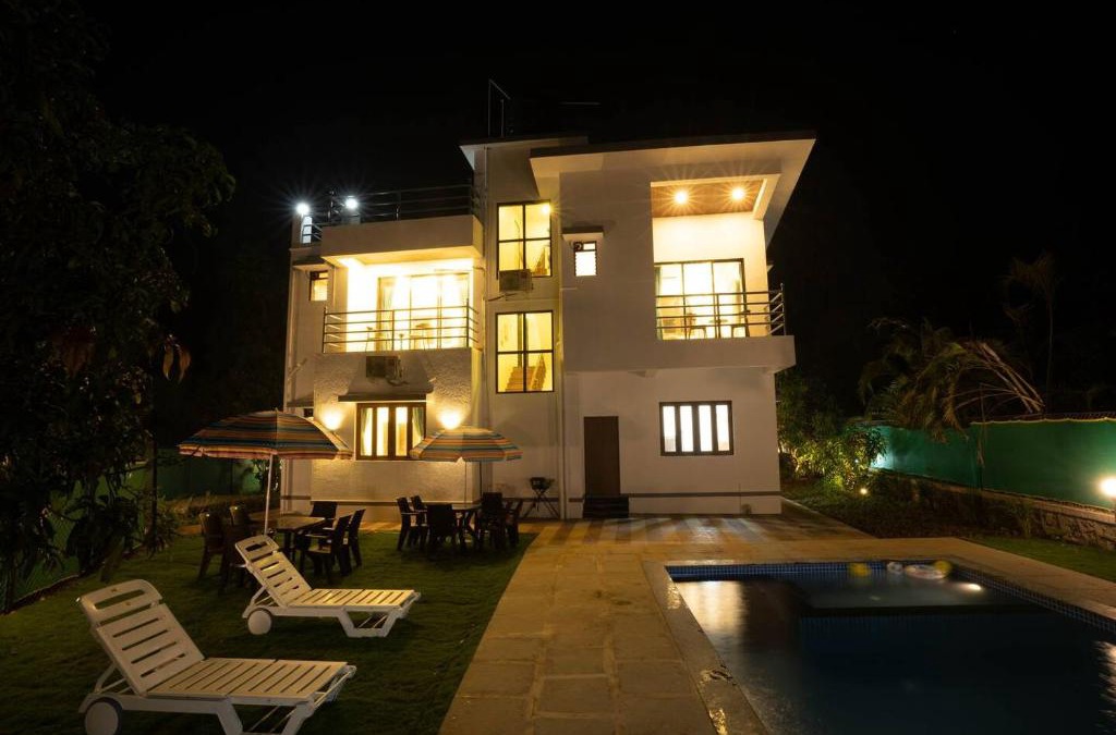 Tarapur House | Сorner of india