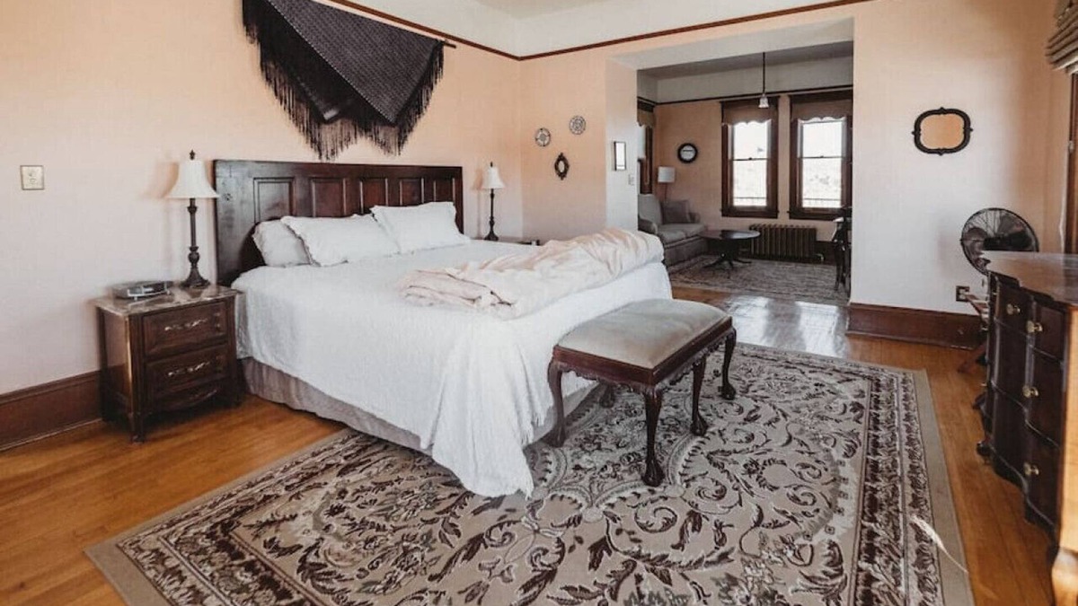 Trinidad Bed & Breakfast | Sorrentino Suite · Grand Suite in Charming Historic Mansion!