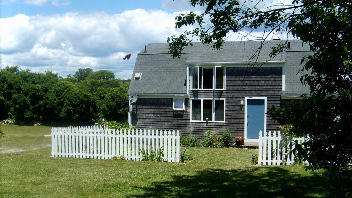 New Shoreham House | Sorry we are now booked for the 2023 Season. We will post any cancellations