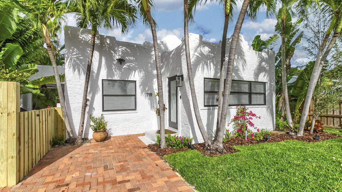 Parker Ridge House | SoSo Orchid House - Historic Tropical Retreat