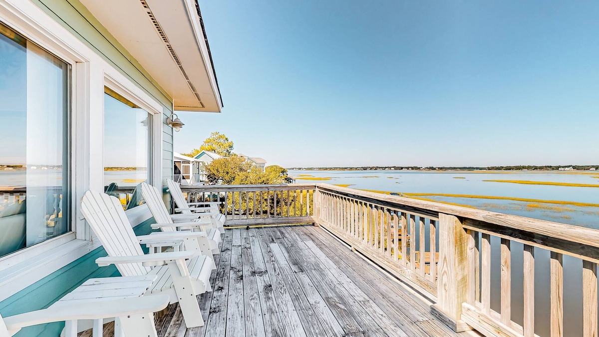 Island Oaks House | Sound front home with easy beach access, fireplace, sauna, boat access, 2 bikes