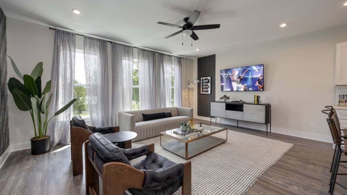 Whitebridge House | Sound of Speed - Mins to Downtown - Rooftop Deck - Sleeps 8