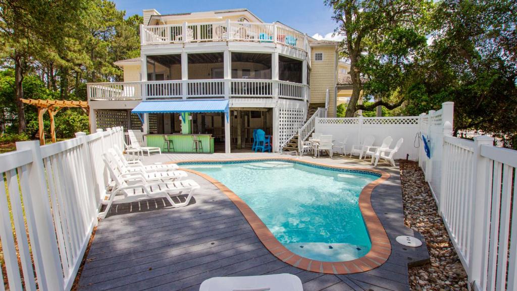 Monteray Shores House | SOUNDFRONT, Sound views, Private Pool, Hot Tub, MS12, Sounds Amazing