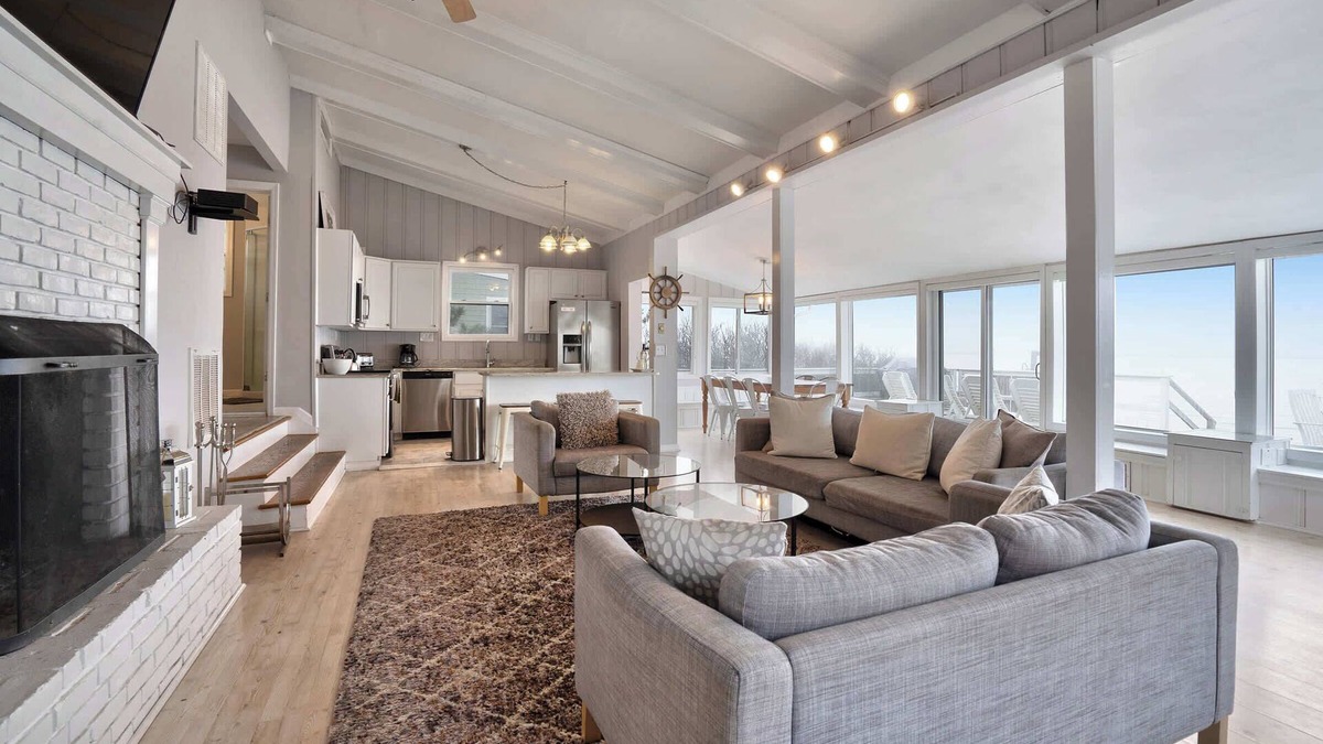 Wading River House | Soundview Beach House 4BR Panoramic Views