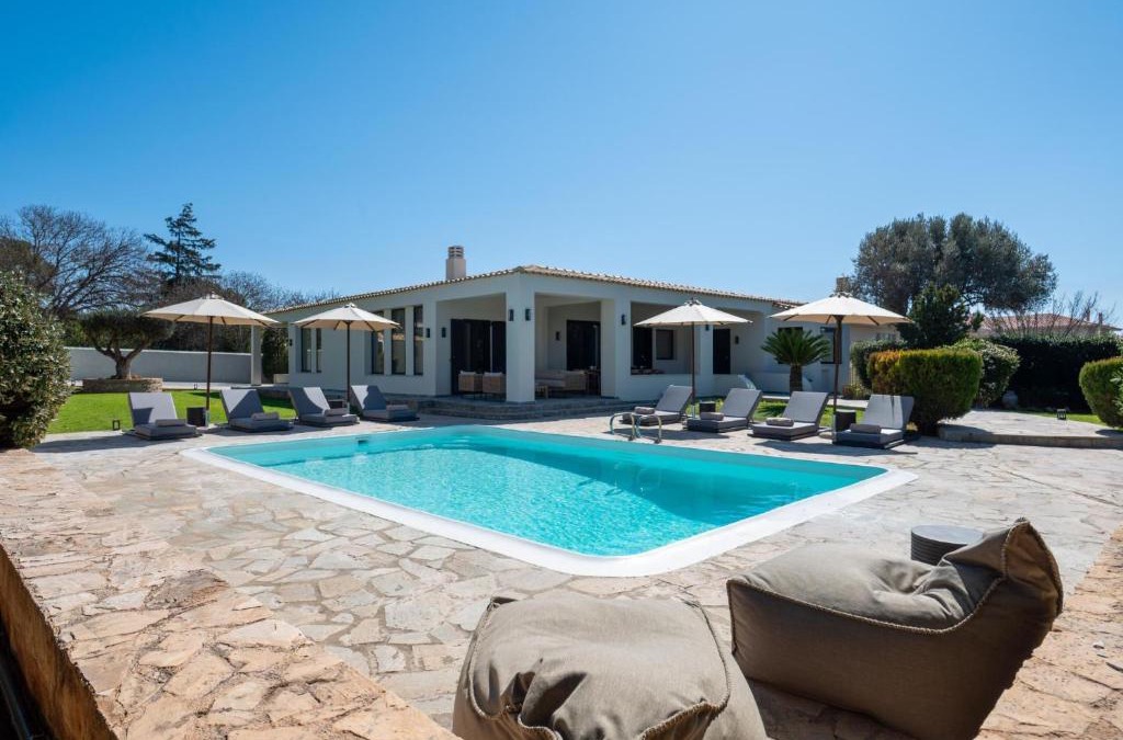 Lavreotiki Villa | Sounio Poseidon Villa