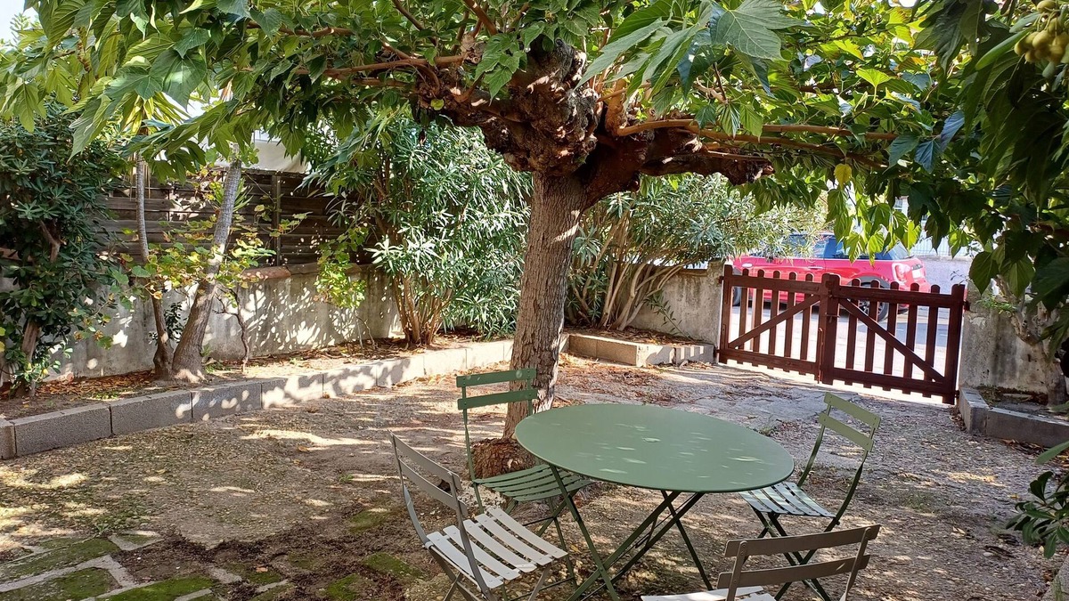 Saintes-Maries-de-la-Mer Apartment | "Sous le Mûrier": apartment 5 minutes from the sea on foot
