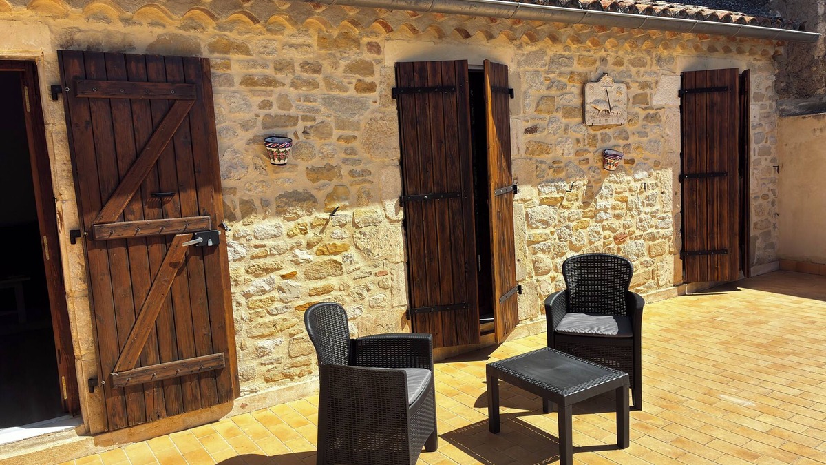 Saint-Sauveur-de-Cruzieres Apartment | South Ardèche apartment in quiet hamlet with parking, pets not allowed