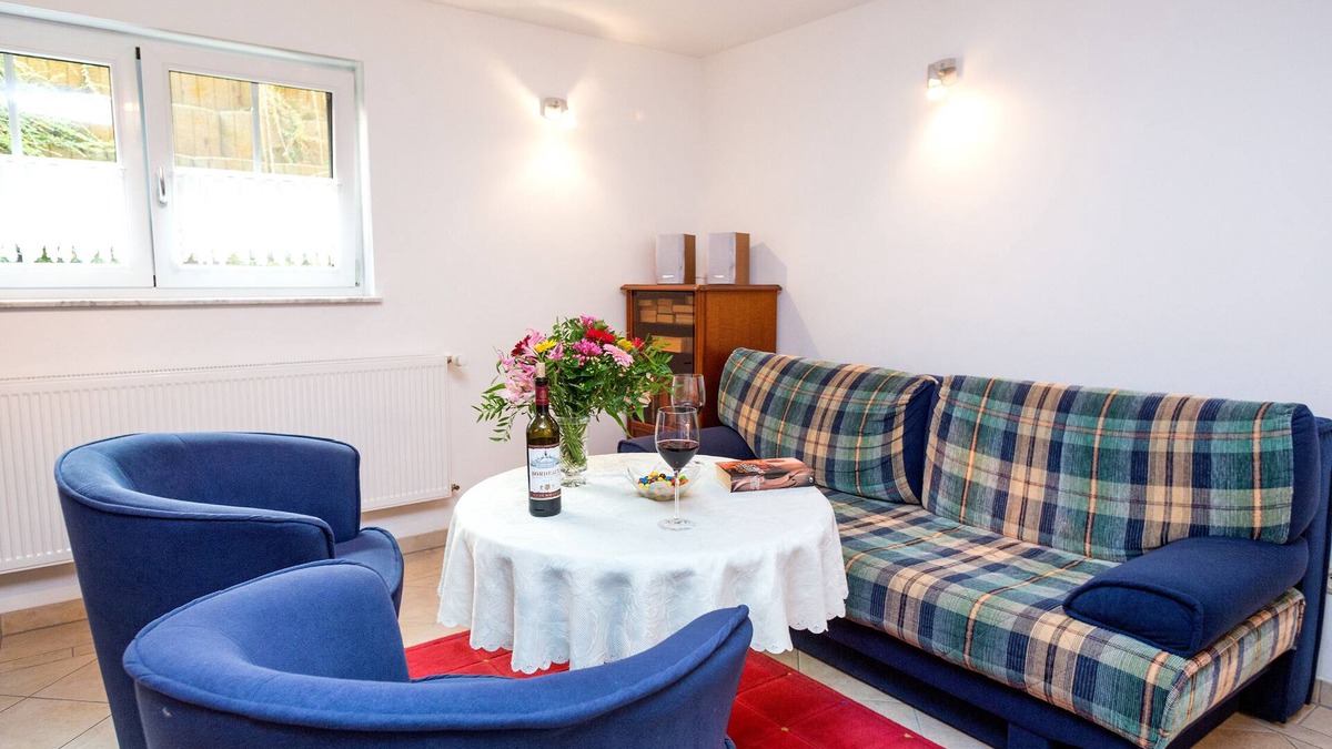 Muritz Apartment | Souterrain-wohnung, nur 200 m vom Badestrand Entfernt