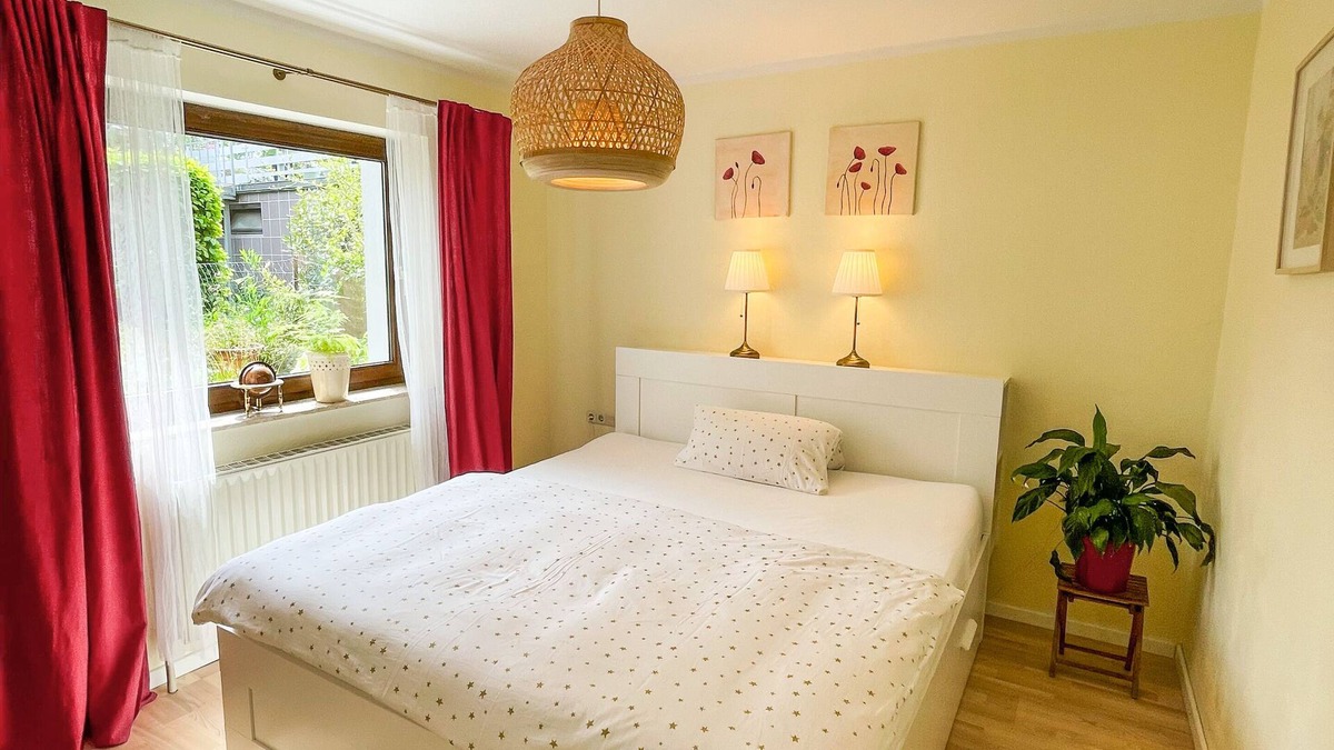 Niederzwehren Condo | Souterrainwohnung mit Großem Garten