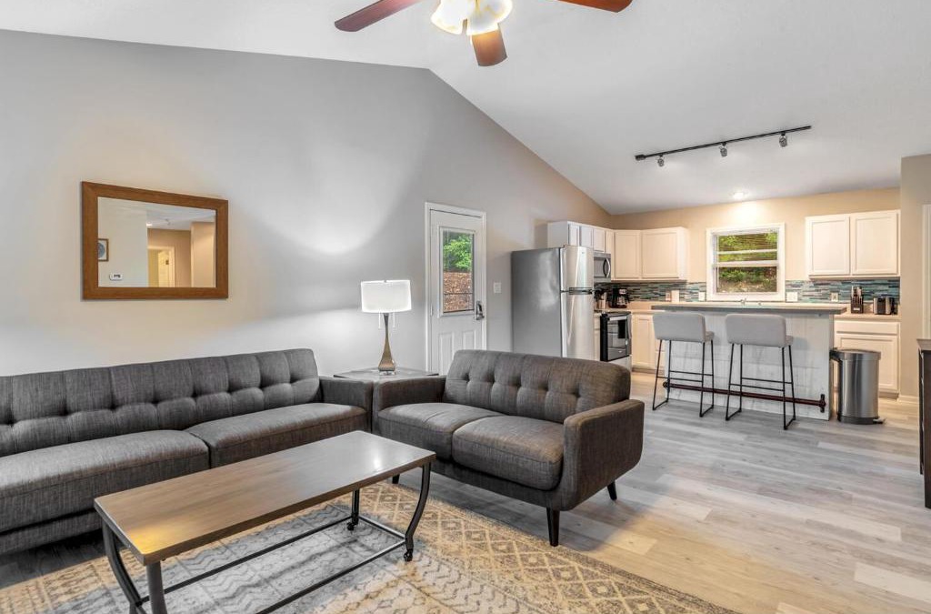 Royal Pines House | South Asheville Townhome 16 A