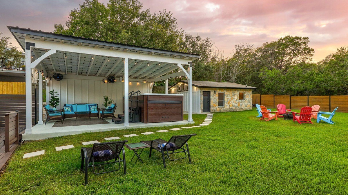 West Oak Hill House | South Austin Group Retreat with Swimspa and Backyard fun!