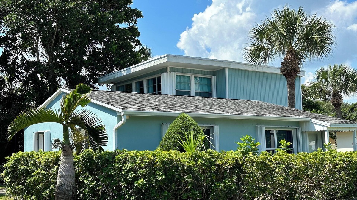 Vero Beach House | SOUTH BEACH's Closest Home AQUA COTTAGE Comfy Cozy Fun Seaside Vero Beach