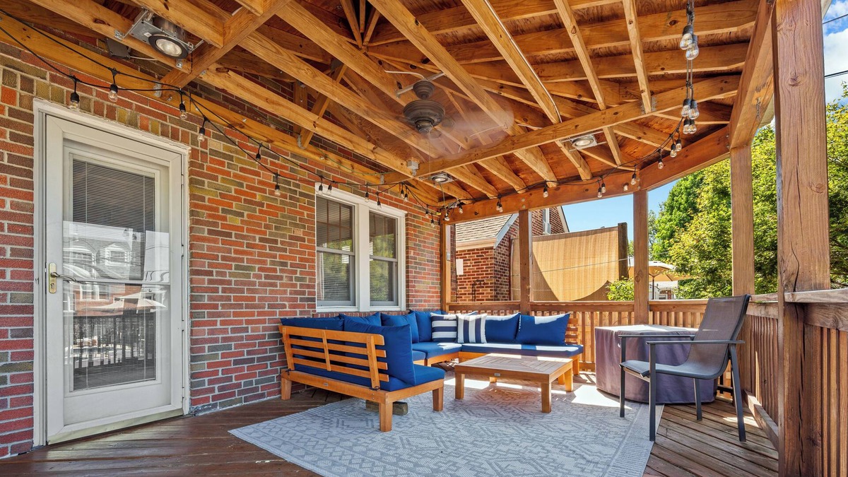 Northampton House | South City 5 Bed Pool Open April 1st