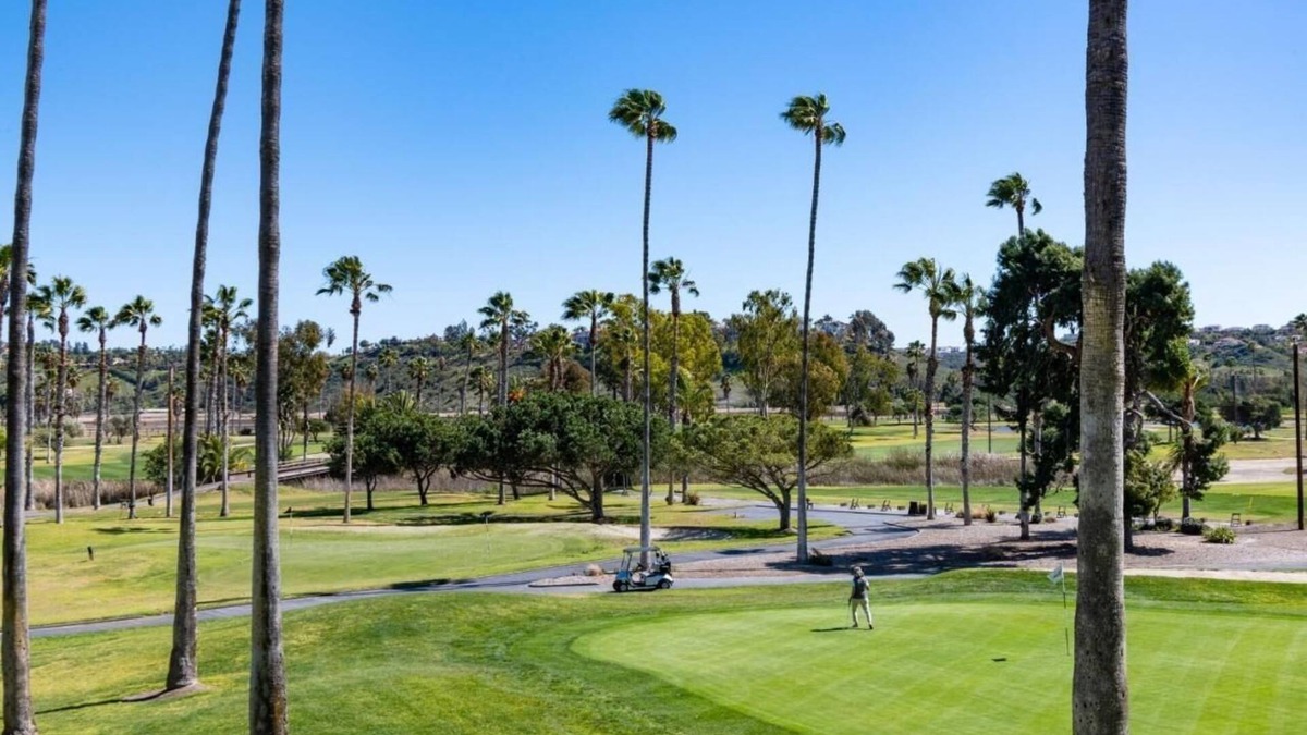 Rancho Santa Fe Hotel | South Course Views + Spa, Pool, Dining & Beaches Near Rancho Santa Fe