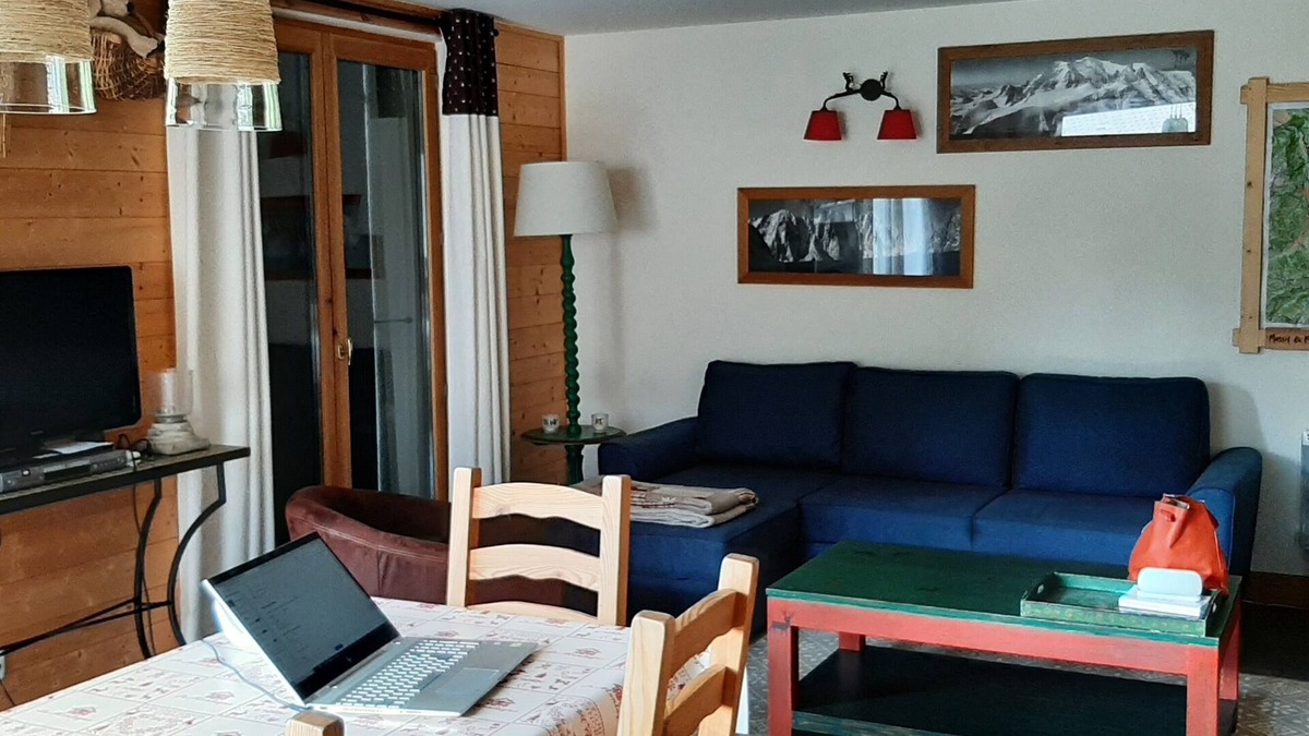 Les Contamines-Montjoie Apartment | South-facing terrace, apartment refurbished in Savoyard chalet