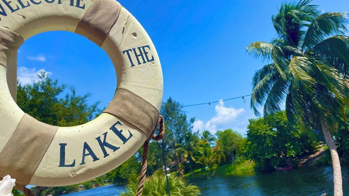 Pompano Beach House | South Florida LAKE SIDE!nTropical Pace Living: "Feather & Lake - Water's Edge"