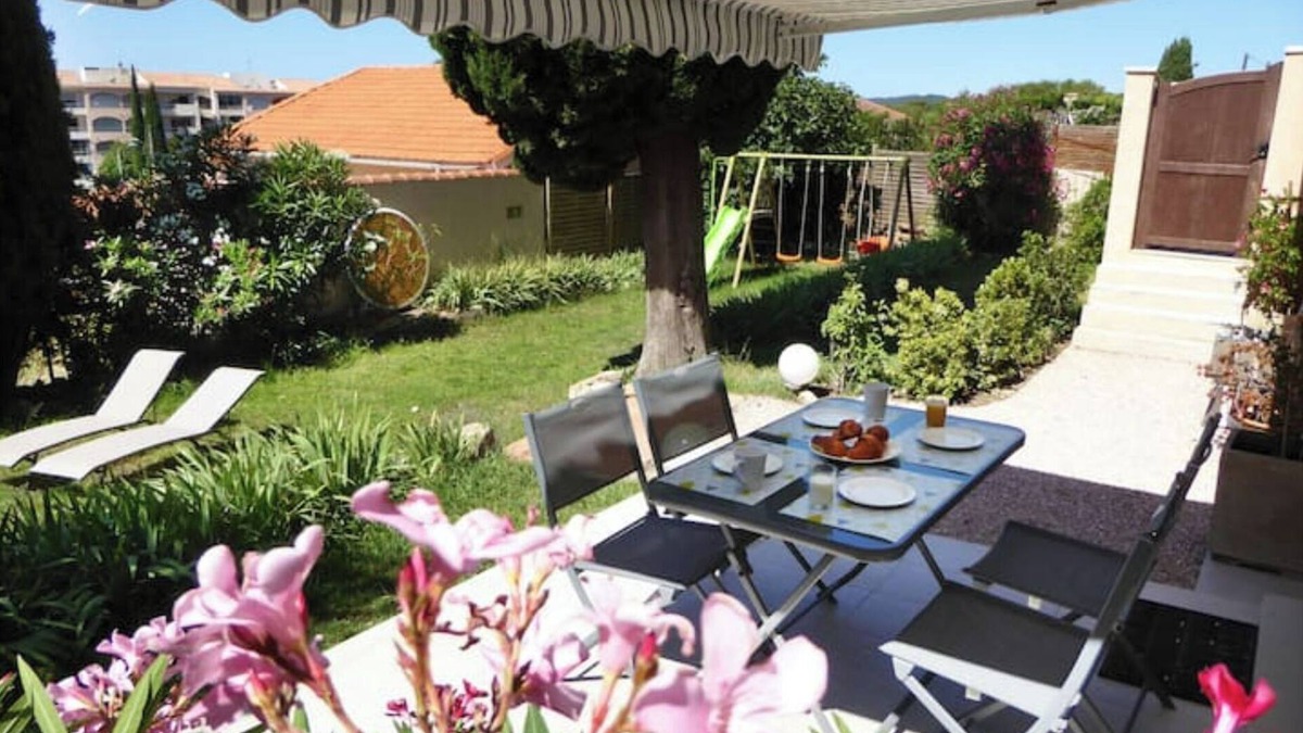 Saint-Mandrier-sur-Mer Apartment | South garden villa near sea air conditioning/Wifi