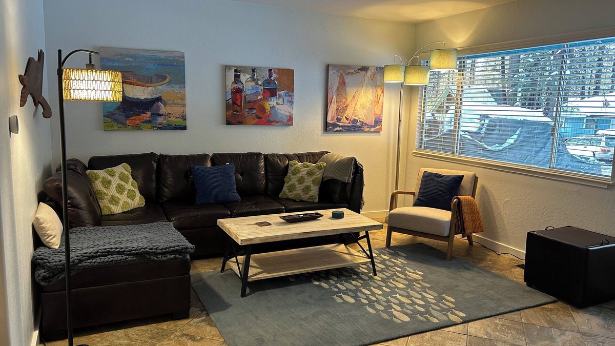 Rancho Bijou House | South Lake Tahoe Retreat - 30 Day Minimum Stay