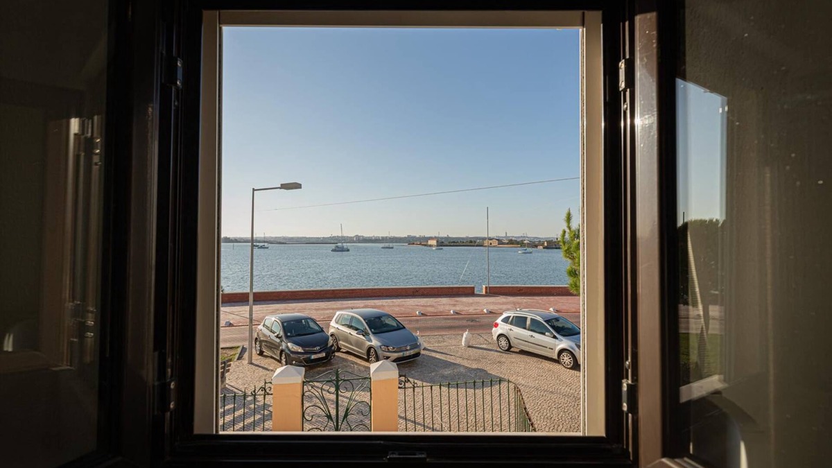 Seixal Apartment | South Lisbon Guest Ap Bay Seixal