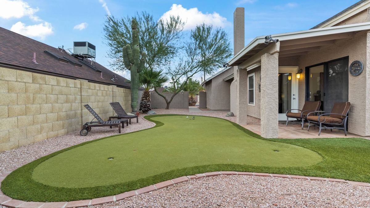 Desert Foothills Estates House | South Mountain Home in a Quiet Area - Trail Access Close By🏜🏌️‍♀️-⛳️
