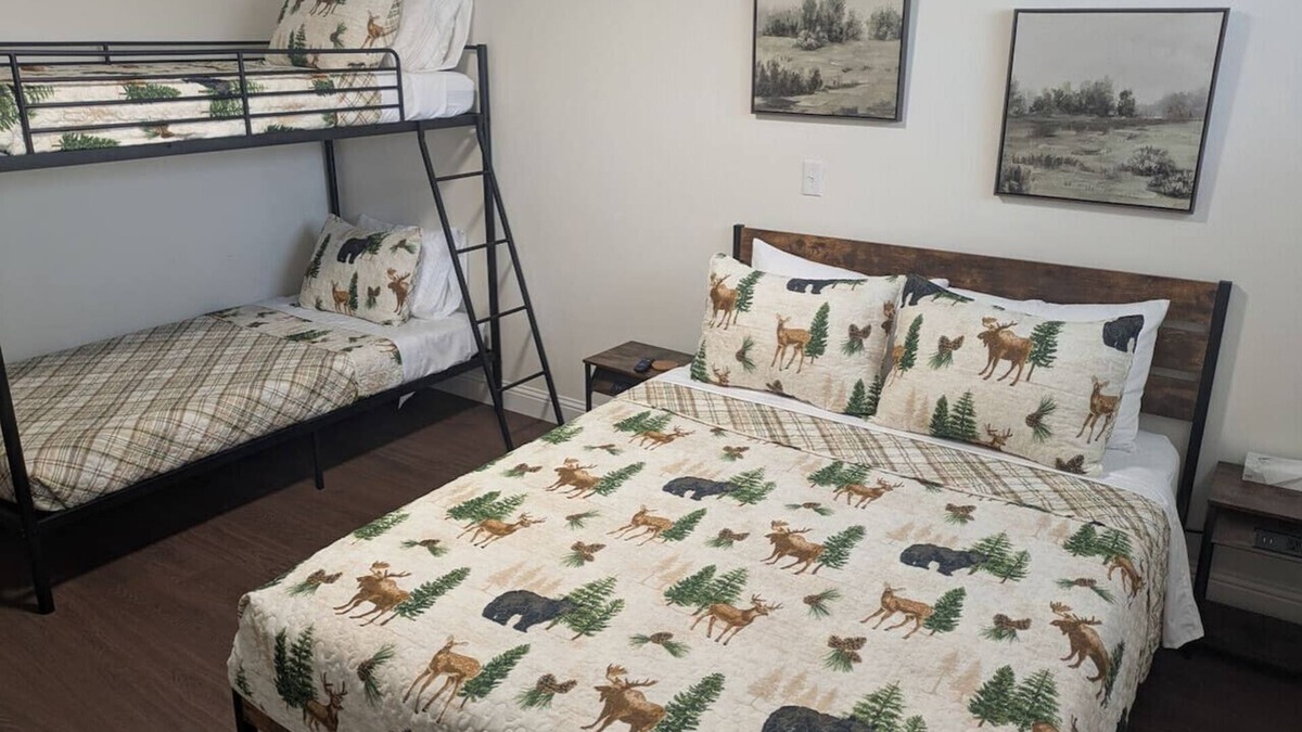 Canaan Apartment | South of the Border VT Room 6