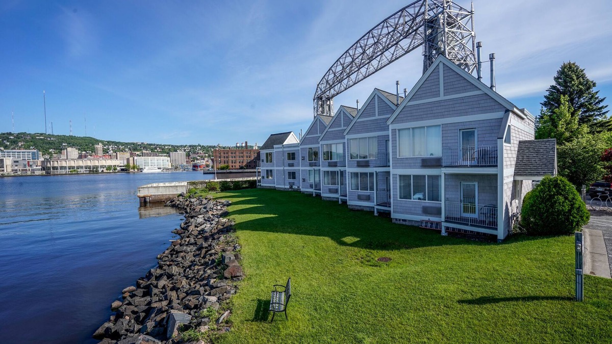 Park Point Hotel | South Pier Inn