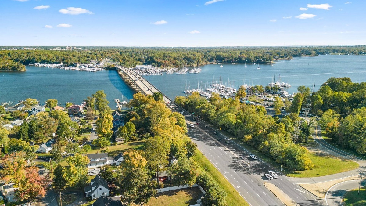 Edgewater House | South River Retreat- Go Navy!