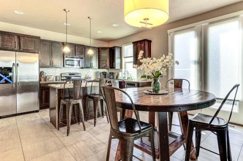 South Salt Lake House | South Salt Lake Home with Hot Tub 7 Mi to Downtown