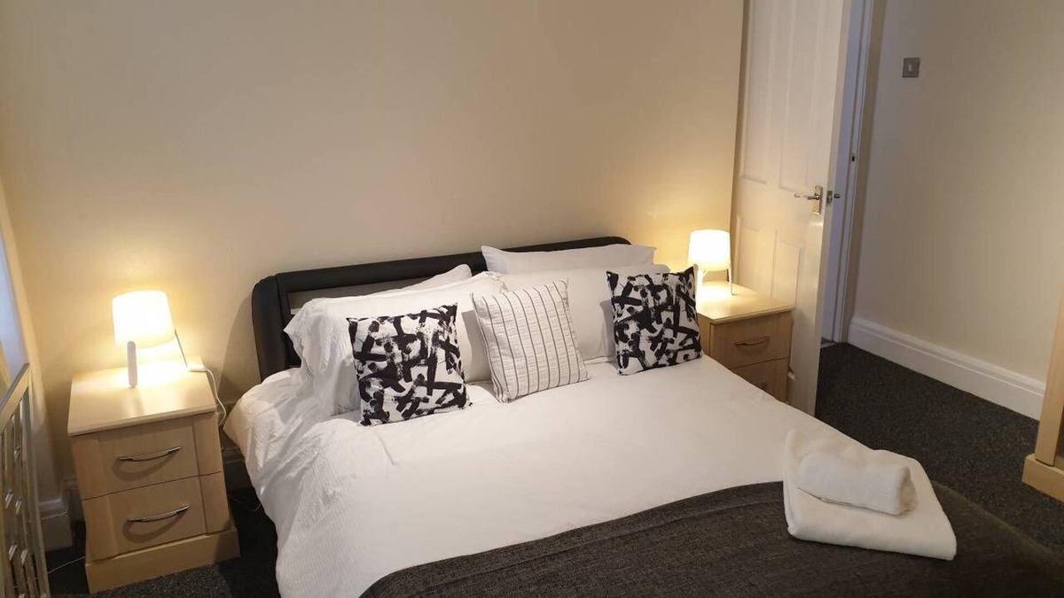 South Shields Apartment | South Shield's Emerald 2 Bed Apartment