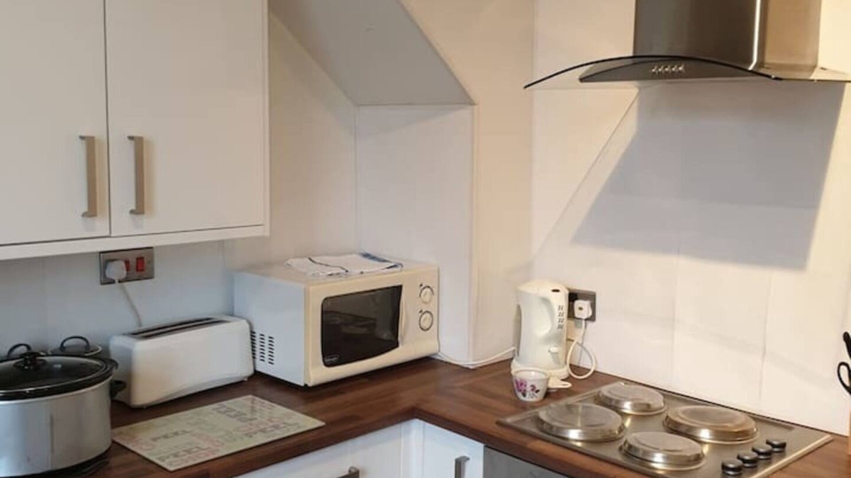 South Shields Apartment | South Shield's Hidden Gem Garnet 3 Bedroom Apartme