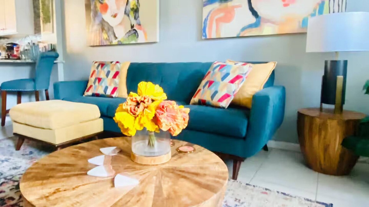 Courier City - Oscawana House | South Tampa Soho Experience Walkable to Nightlife,Shops,Restaurants,Downtown