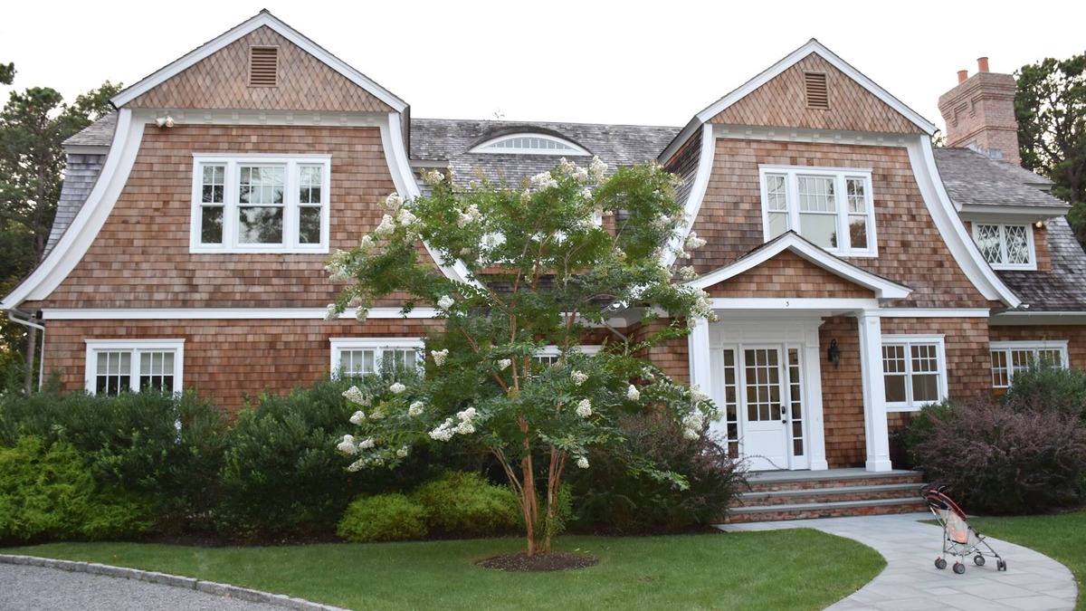 North Sea House | Southampton 6 BR, 6.5 Bath, 5 Fireplace Masterpiece.