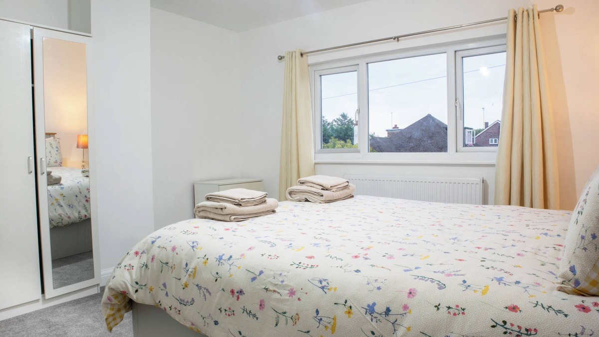 Westcliff-on-Sea House | Southend Retreat King Suite