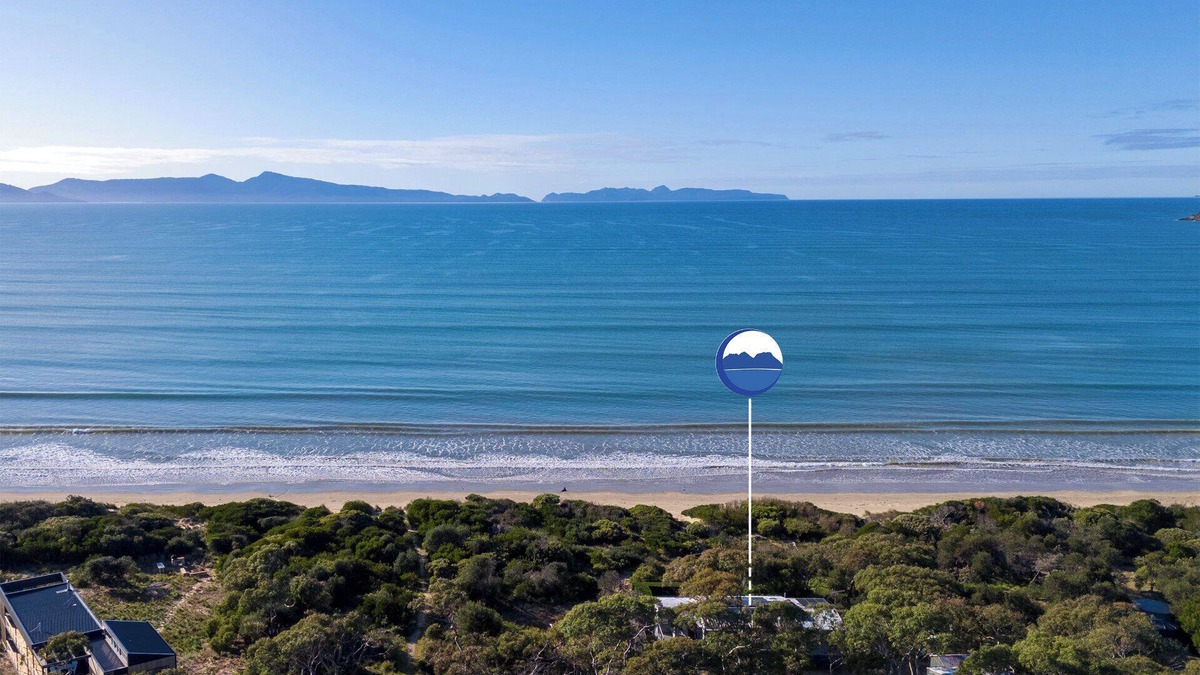 Dolphin Sands House | Southerlys Beach House - Freycinet Holiday Houses