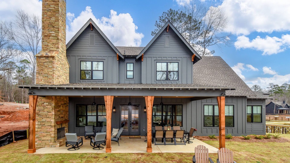Dadeville House | SOUTHERN CHARM-Enchanting 5BR house in new Magnolia Cove development-Waterfront!