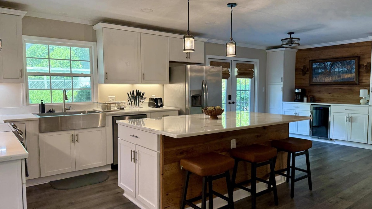 Thomasville House | Southern Charm Home: Pool + Fireplace + Large Yard