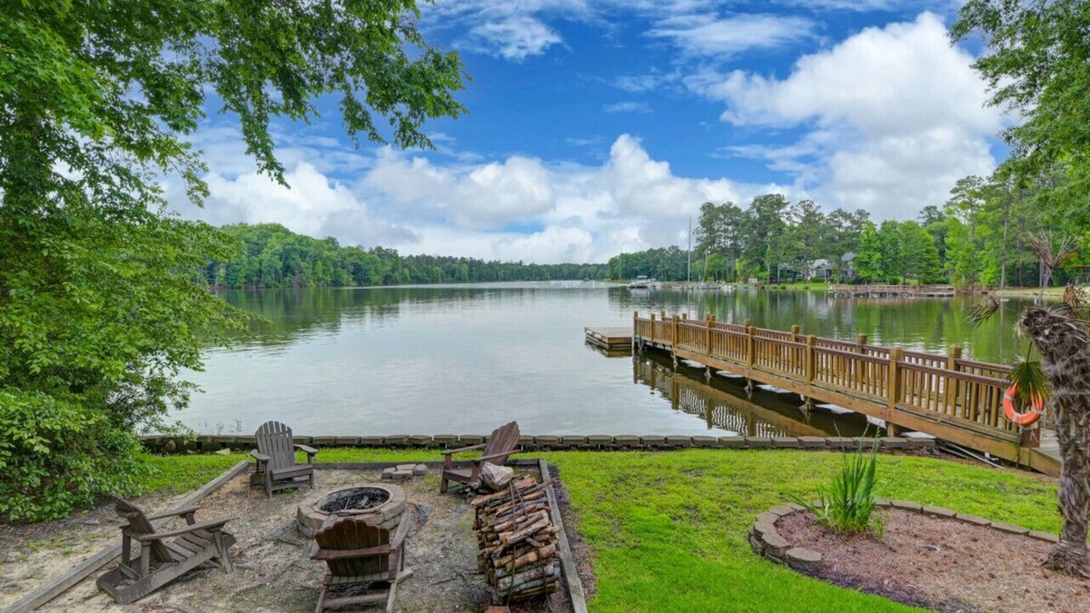 Chapin House | Southern Comfort Cabin | 4BR | Dog Friendly!