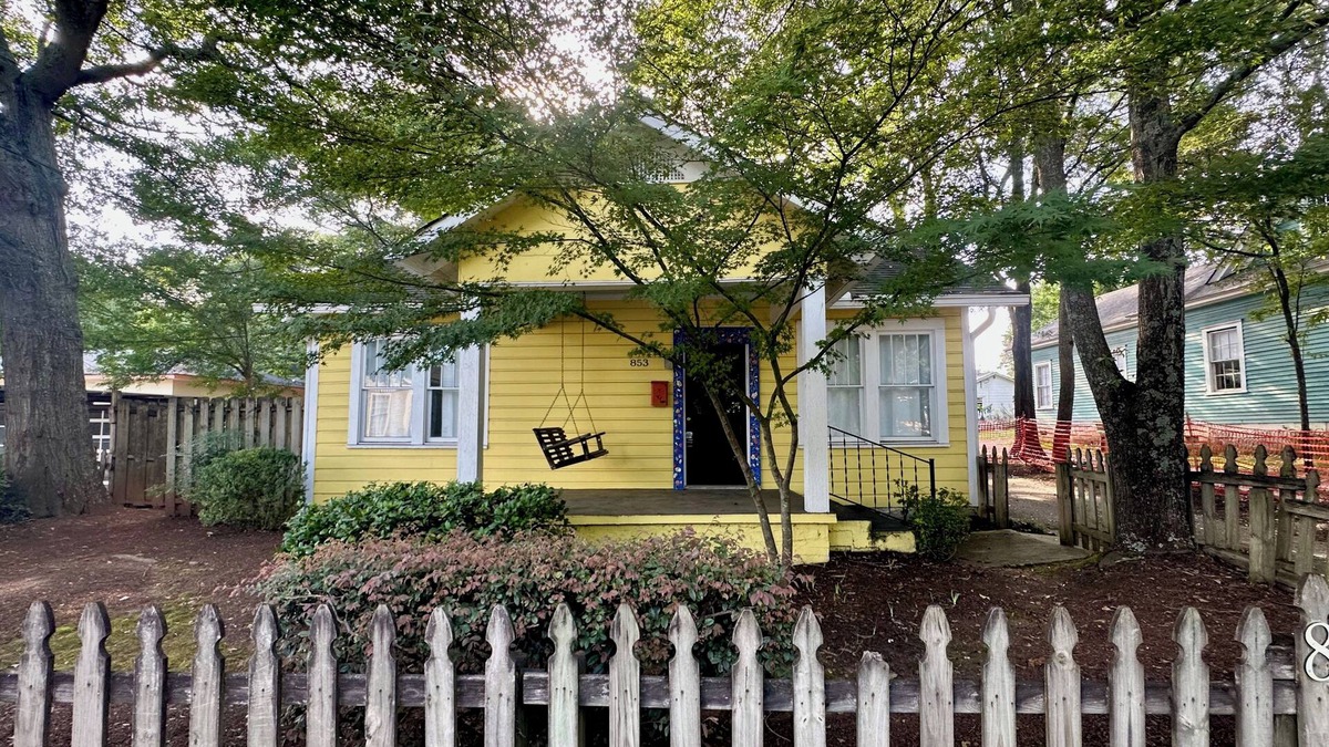 Athens House | Southern Comfort Cottage in the Heart of Athens
