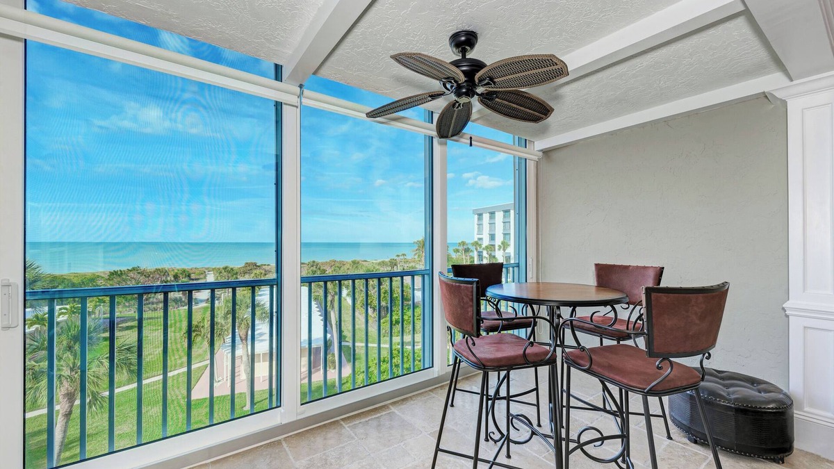 Siesta Key Condo | Southern Exposure | Beachfront Condo w/Water Views & Pool Access