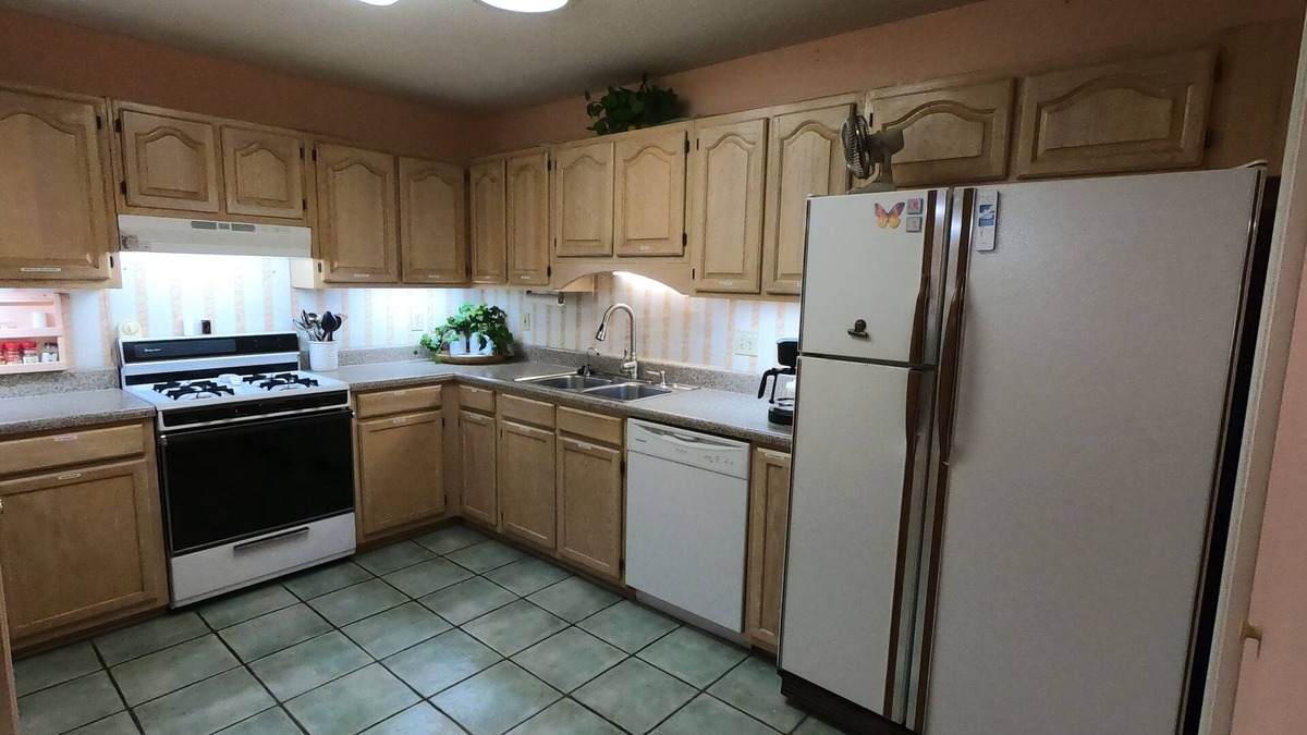 Tillmans Corner House | Southern Garden Home in Tillman's Corner, 16 min to downtown Mobile.