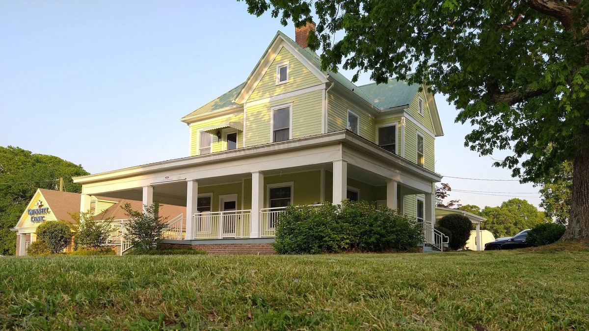 Winder Hotel | Southern Luxury Suites at winder