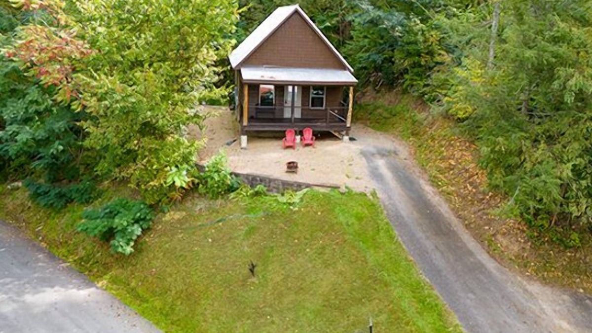 Gatlinburg Cabin | Southern Nights-Sweetheart of a Studio